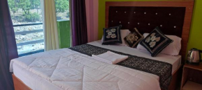 Hotels in Kuthnaur